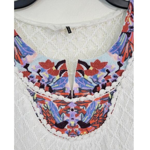 Anthropologie Akemi + Kin Top Womens X-Large White Embroidered Sleeveless Shirt - Picture 4 of 7